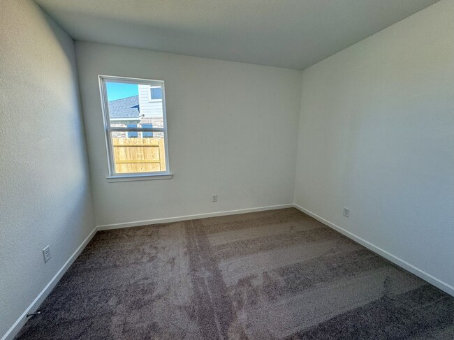 Building Photo - 9743 Lucky knot Ln