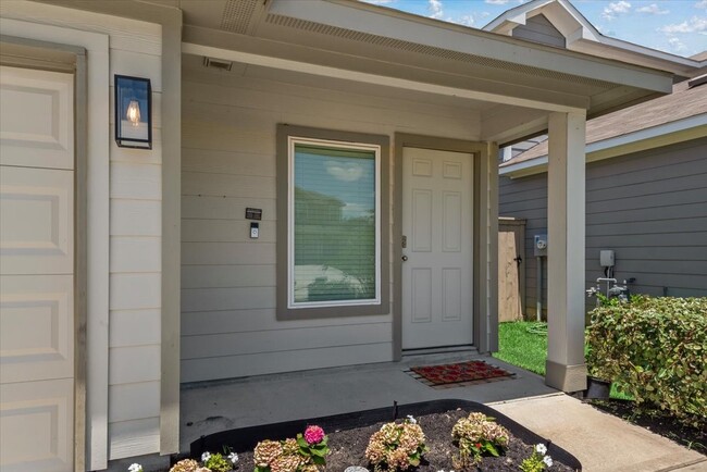 Building Photo - 14208 Fern Meadows Dr