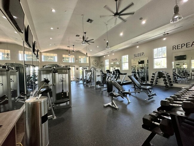 Building Photo - Luxury Townhouse West Palm Beach Gated Community two bedroom three bathrooms!