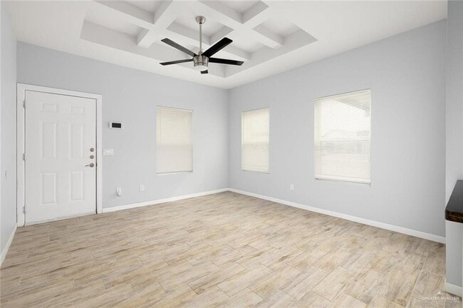 Building Photo - 10 Valeria St