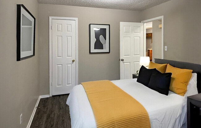 Building Photo - 6481 Summer Creek E