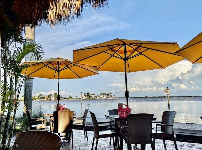 Building Photo - 3027 SW 16th Pl