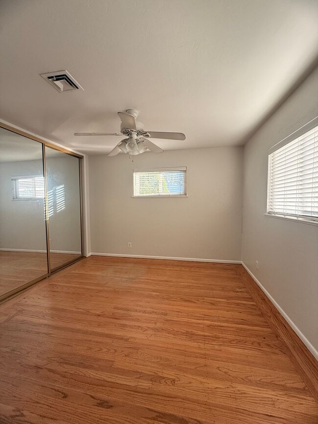 Building Photo - Spacious Home with Bonus Room And Huge Backyard in Quiet Neighborhood