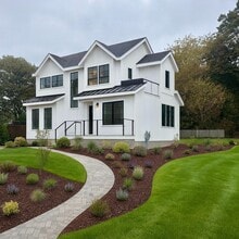 Building Photo - 35 Sloop St