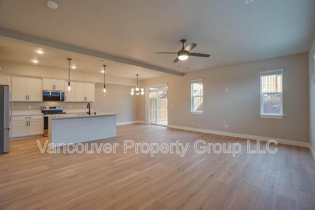 Building Photo - 2351 E Otter Lp