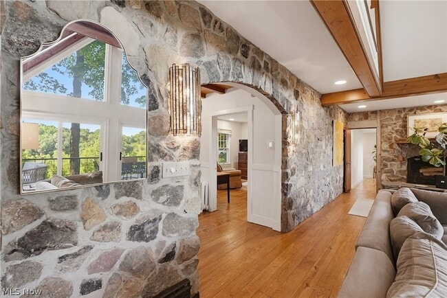 Building Photo - 7910 Larkspur Ln