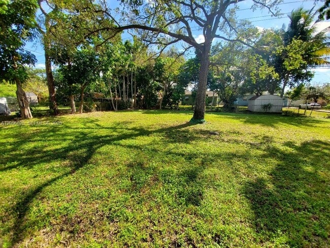 Building Photo - 1050 NW 127th St