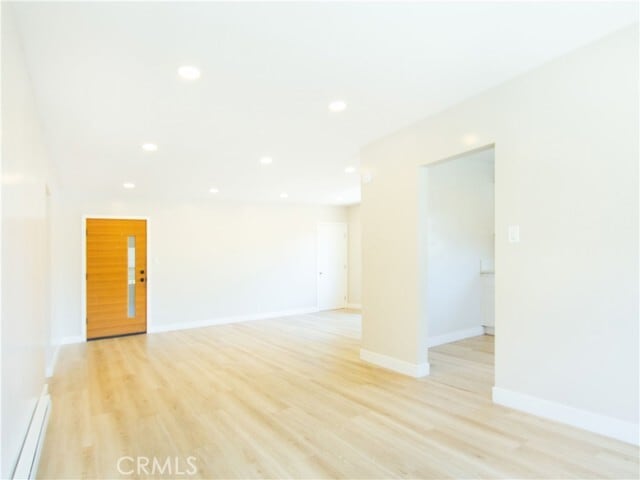 Building Photo - 2027 Vista Del Mar Ave