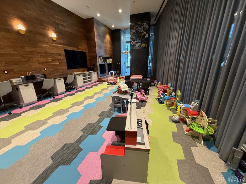 Building Photo - 100 Sudbury St