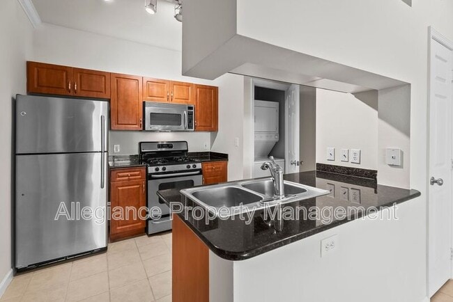 Building Photo - 12929 Centre Park Cir