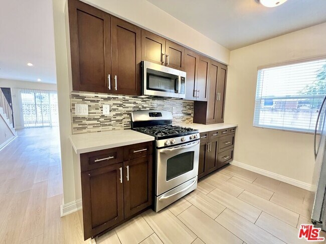 Building Photo - 1552 Berkeley St