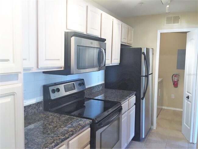 Building Photo - 400 Summit Ridge Pl