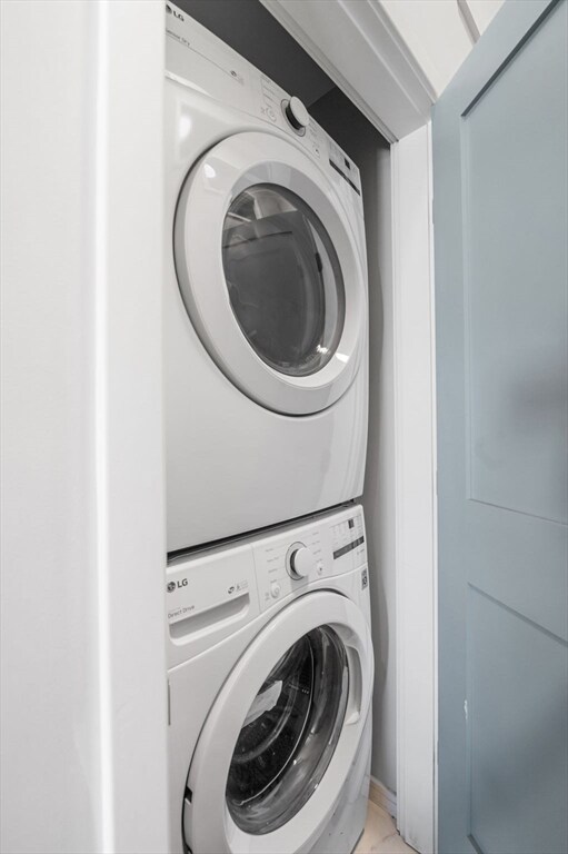 Building Photo - 178 Elm St