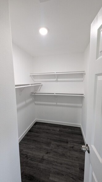 Building Photo - 7904 Shotwell St