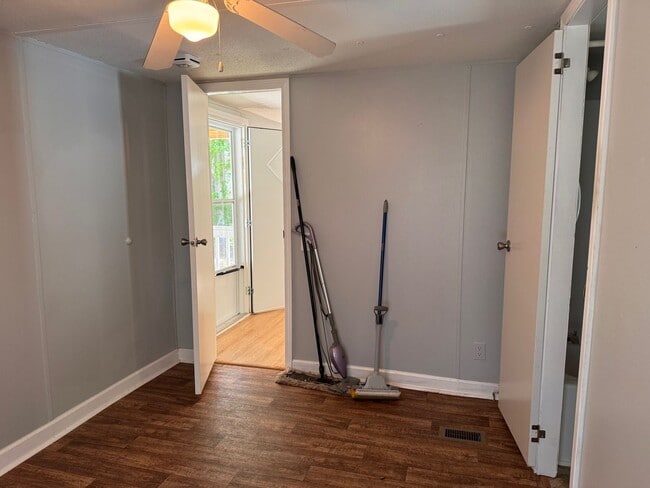 Building Photo - 2 BED, 2 BATH MOBILE HOME LOCATED IN ASHEBORO ON SOUTH LAKE DR!