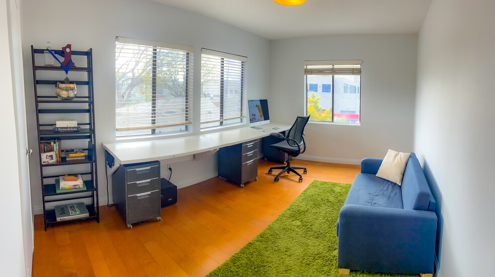 Bedroom/Office - 301 Broadway St