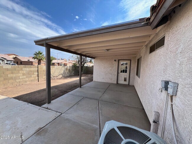 Building Photo - 11231 W Golden Ln