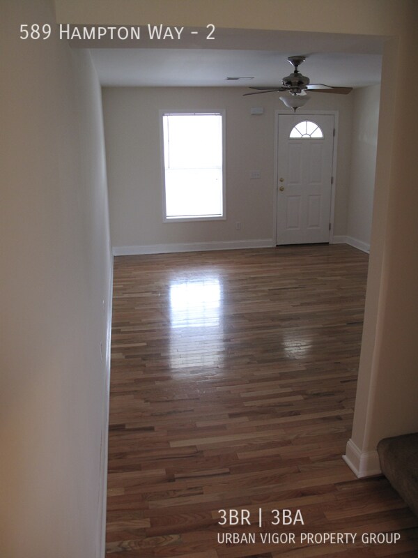 Building Photo - 589 Hampton Way
