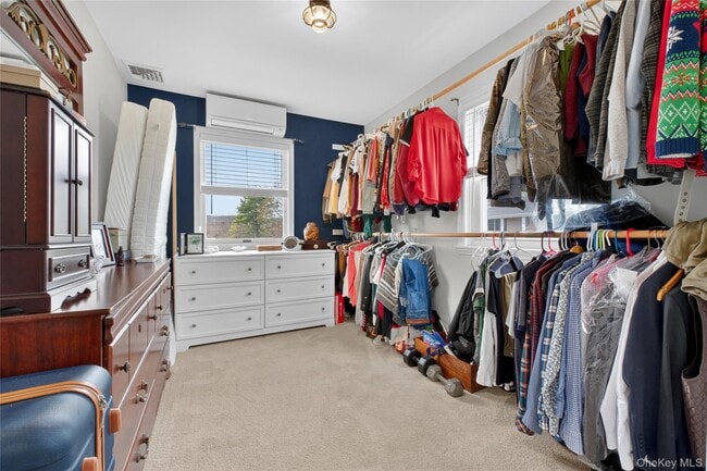 Building Photo - 22 Blossom Hill Dr