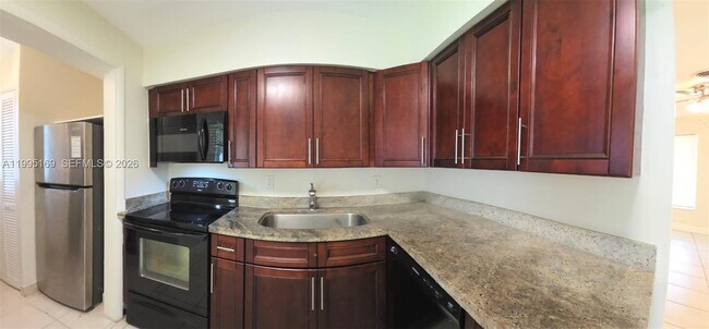 Building Photo - 2504 NW 9th Ln