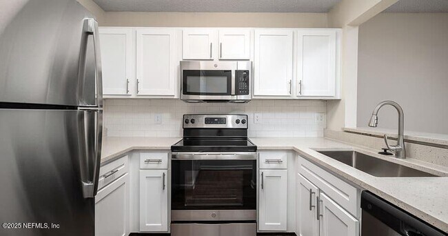 Building Photo - 2768 Jimmy Buffett Mem Hwy