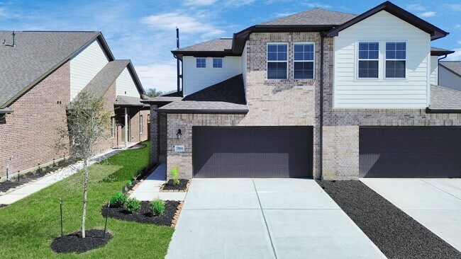 Building Photo - Welcome to the Maple — Refined Living, Reimagined.