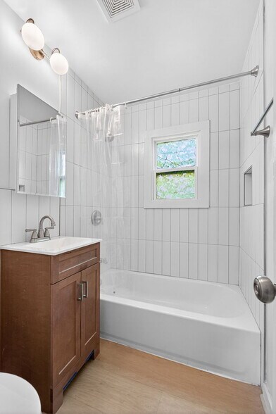 Building Photo - 849 Lyman Ave