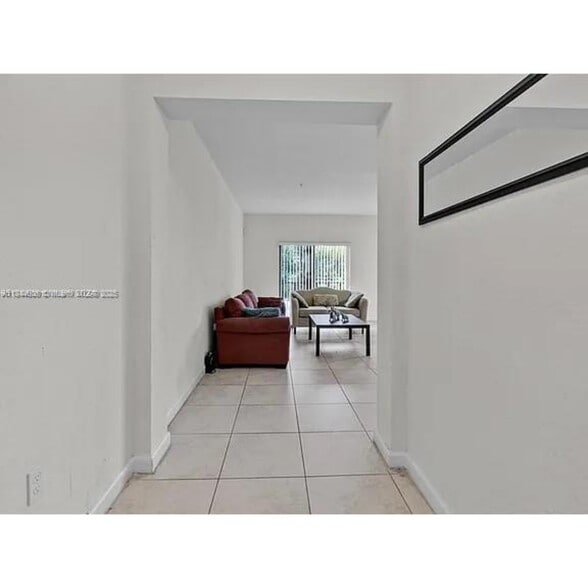 Building Photo - 10620 NW 88th St