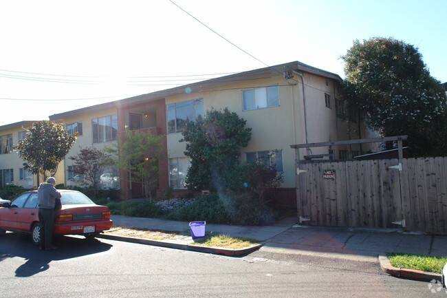 Building Photo - 1806 Berkeley Way