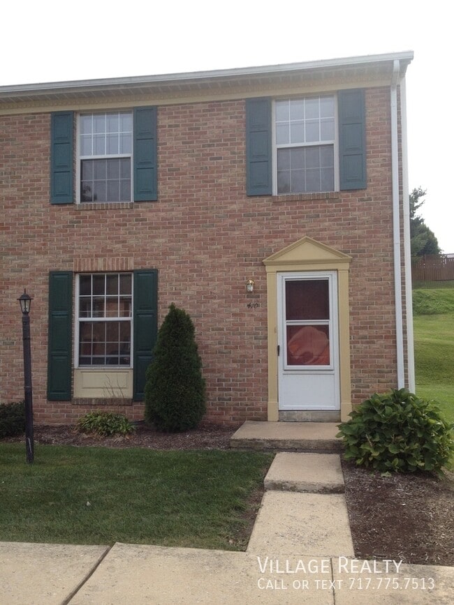 Building Photo - 470 Tanglewood Ln