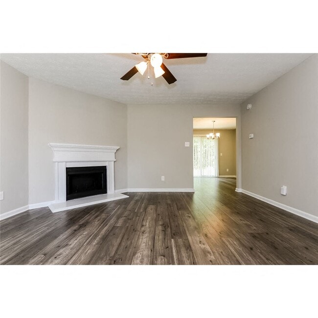 Building Photo - 4247 Chestnut Lake Ave