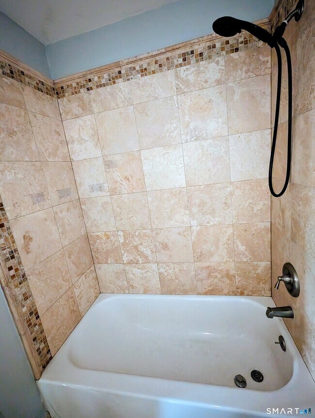 Building Photo - 104 North St