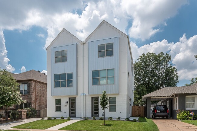 Building Photo - 2701 Lubbock Ave