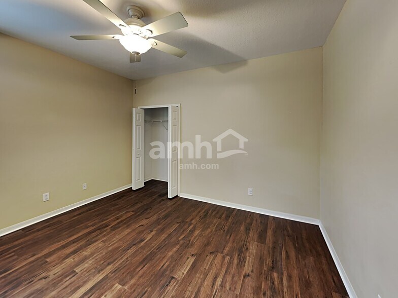 Building Photo - 11030 Stone Branch Dr