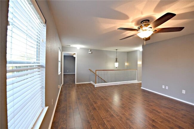 Building Photo - 802 Rubles Ct