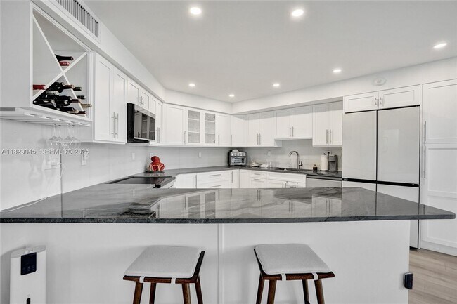 Building Photo - 1340 S Ocean Blvd