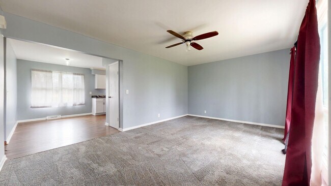 Building Photo - Shelby Schools, country ranch with garage