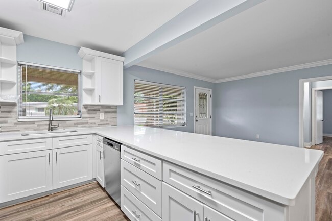 Building Photo - 2192 Belmar Dr