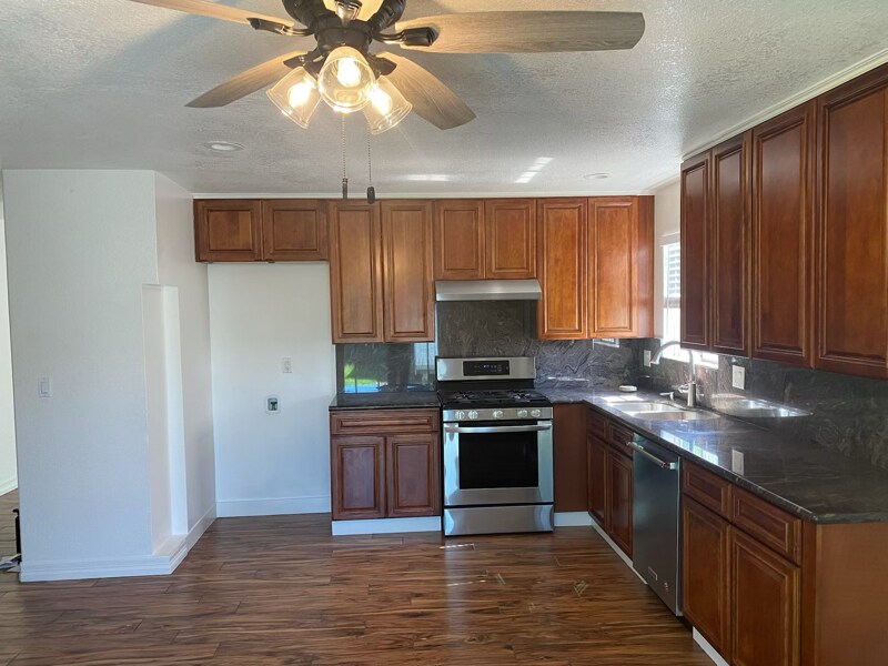 Building Photo - 100 Novato Dr