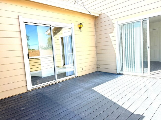 Building Photo - 8460 Everett Way