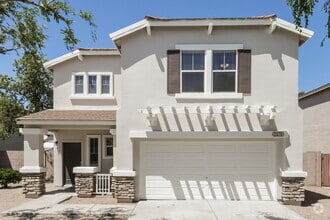 Building Photo - 2476 W Gypsum Ave