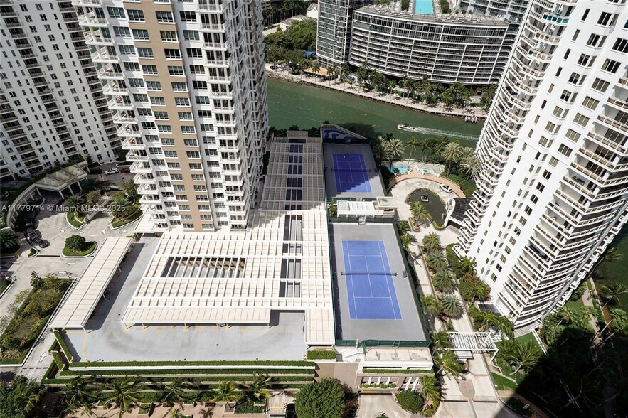 Building Photo - 900 Brickell Key Blvd