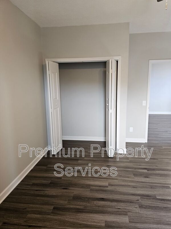 Building Photo - 2208 8th St