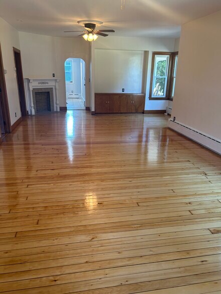 Building Photo - 1250 Gardners Neck Rd