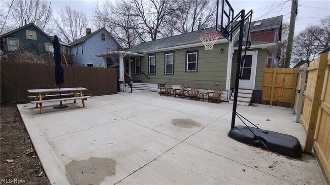 Building Photo - 4208 John Ct