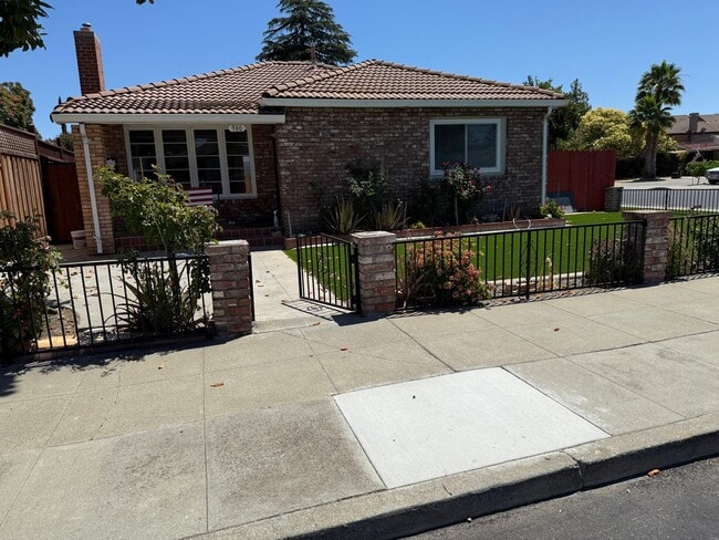 Primary Photo - SINGLE STORY DOLL HOUSE ON CORNER LOT...3 ...