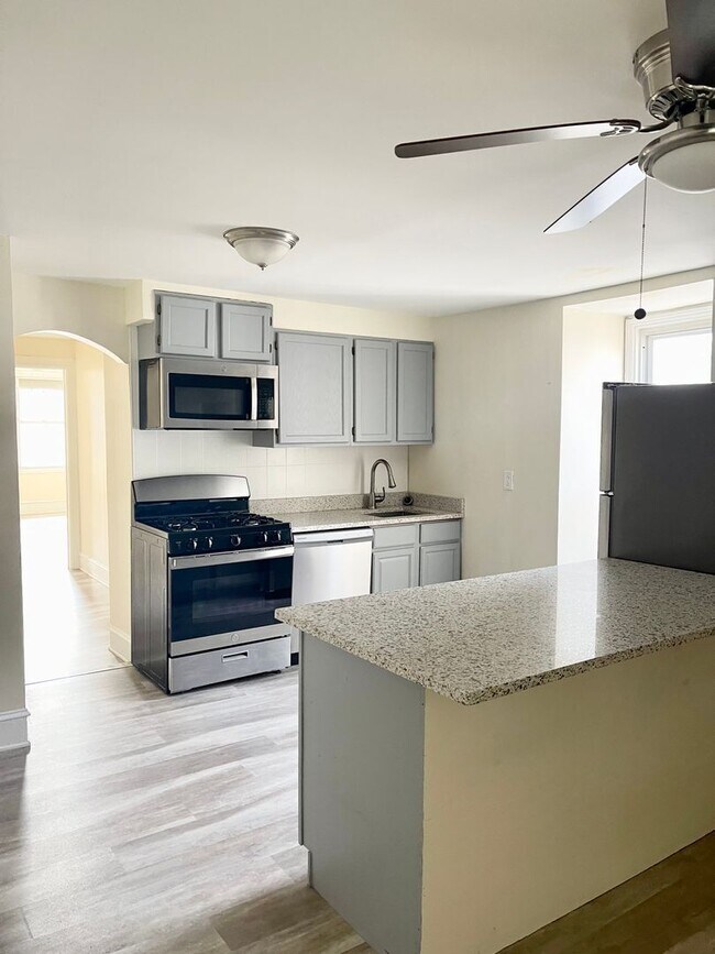 Primary Photo - 5119 Hazel Ave