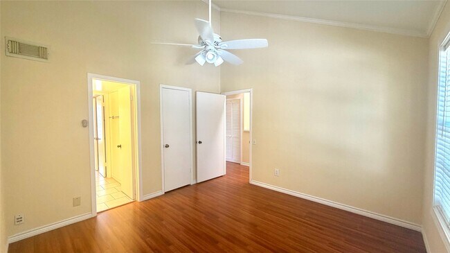 Building Photo - 11710 Southlake Dr