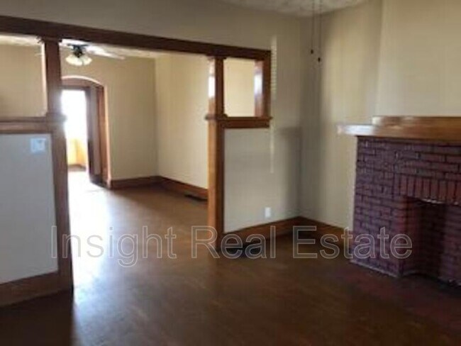 Building Photo - 38 E Maplewood Ave