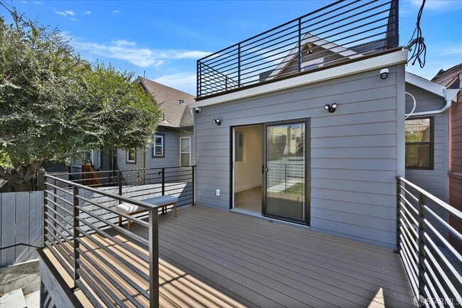 Building Photo - 66 Delano Ave